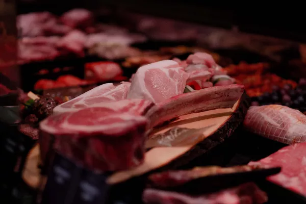 Роспотребнадзор оштрафовал липецких продавцов мяса на 180 000 рублей за 9 месяцев