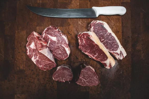 Липецкая компания планирует поставлять в Китай в этом году до 55 тонн мясной продукции в день
